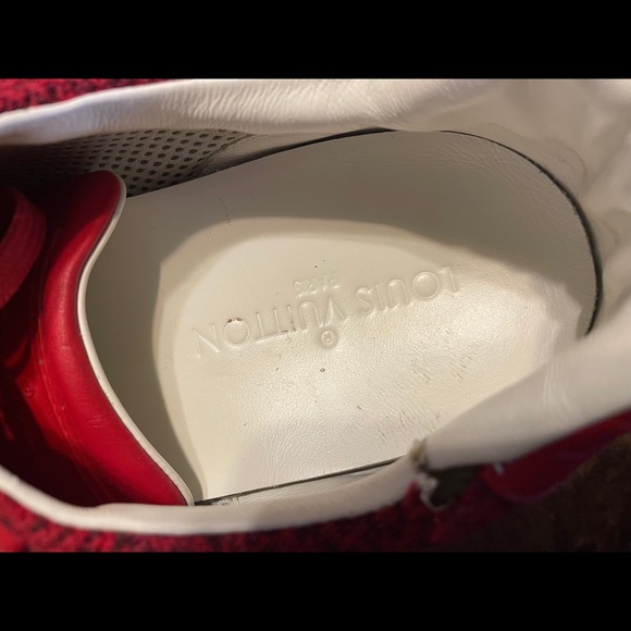 LOUIS VUITTON RED RUNNING SNEAKERS - Picture 7 of 10